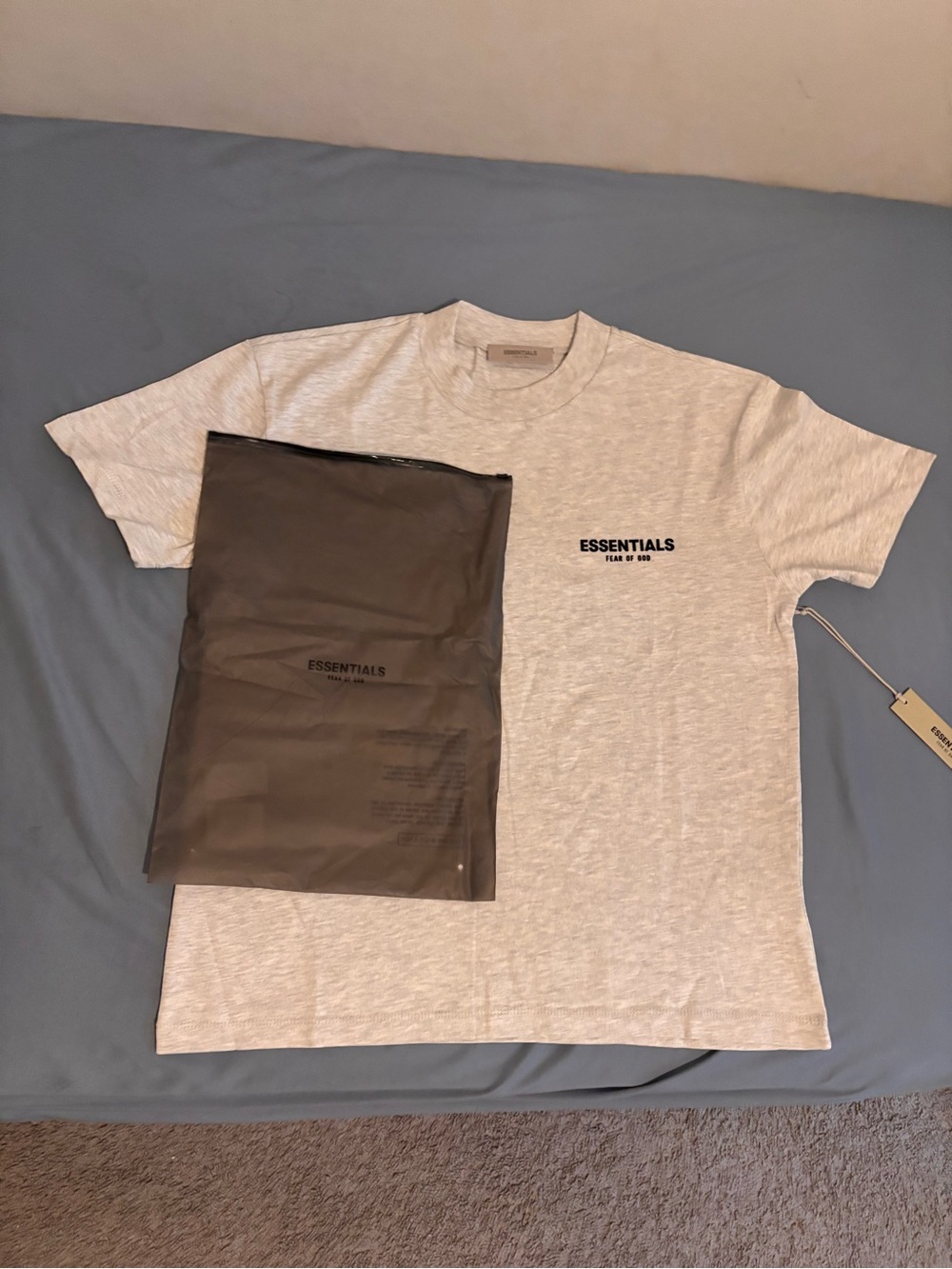 ESSENTIALS Men’s shirt with packaging